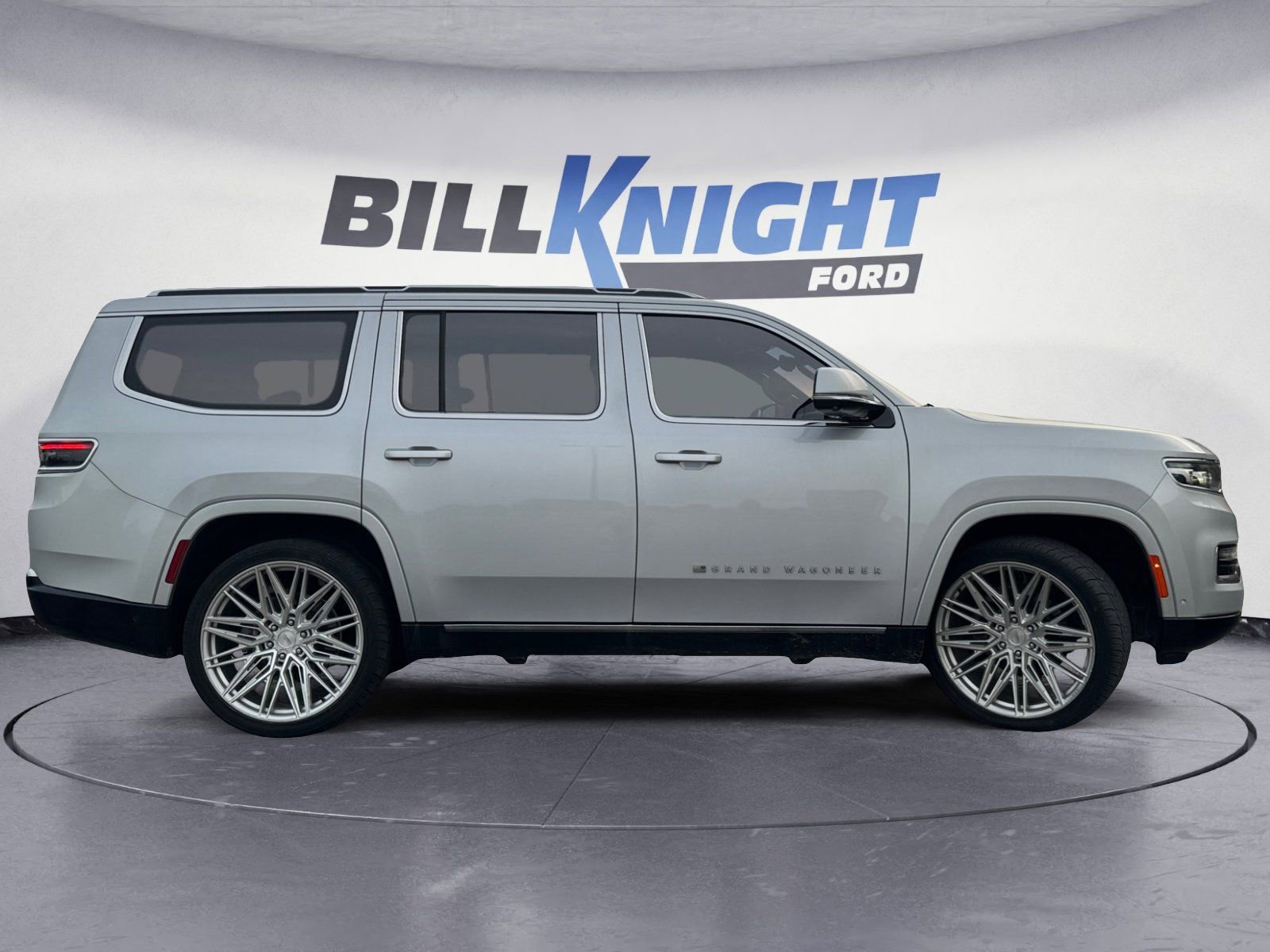 Used 2022 Jeep Grand Wagoneer Series III w/ Rear Seat Video Group 1 image 6