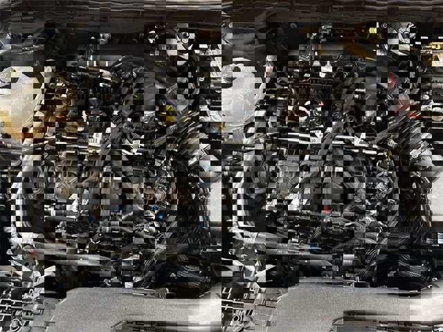 Certified 2022 Ford Escape SEL w/ SEL Stealth AWD Package image 17