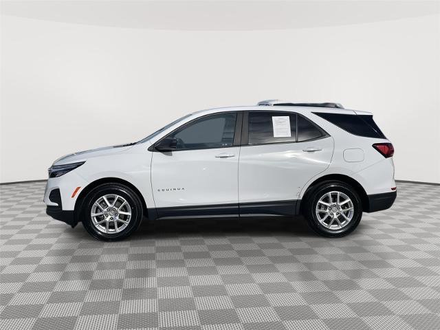 Used 2022 Chevrolet Equinox LS w/ LS Convenience Package image 2