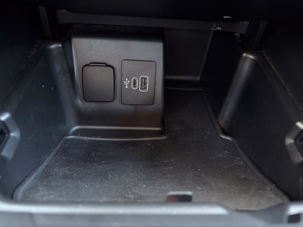 Certified 2025 Ford Explorer Active RWD image 31
