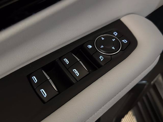 Used 2026 Chevrolet Suburban Premier AWD/4WD image 12
