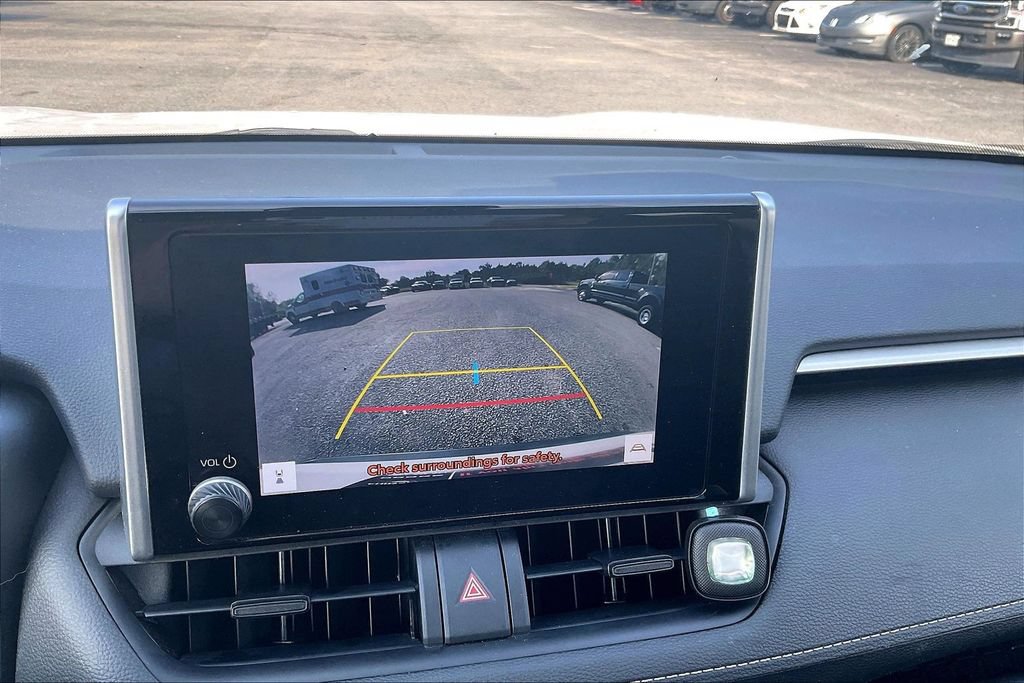 Used 2024 Toyota RAV4 XLE FWD image 21