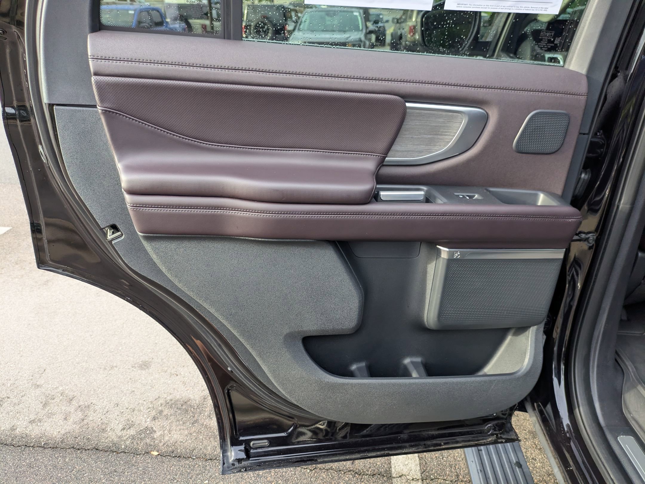 Certified 2025 Ford Expedition Platinum w/ Platinum Ultimate Package AWD/4WD image 29