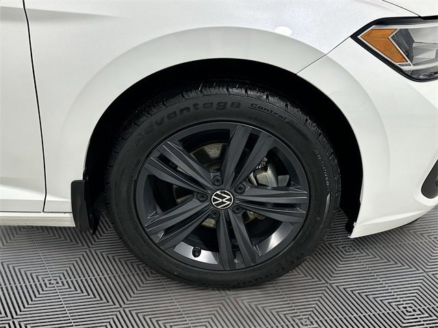 Used 2022 Volkswagen Jetta SE image 24