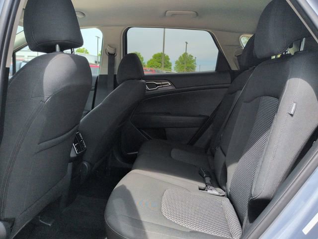 Used 2025 Kia Sportage LX FWD image 16