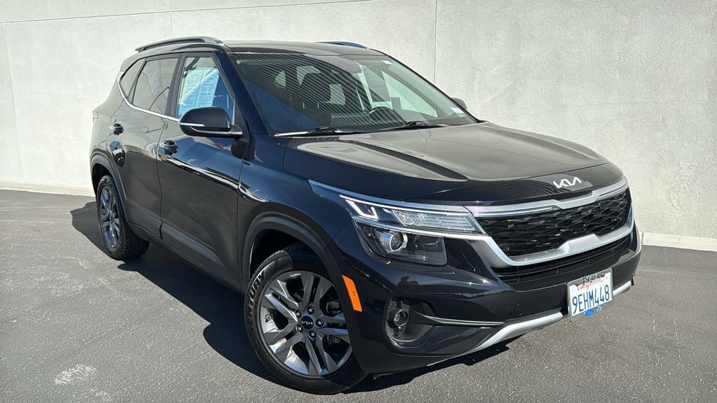 Used 2023 Kia Seltos S w/ Navigation Package image 1