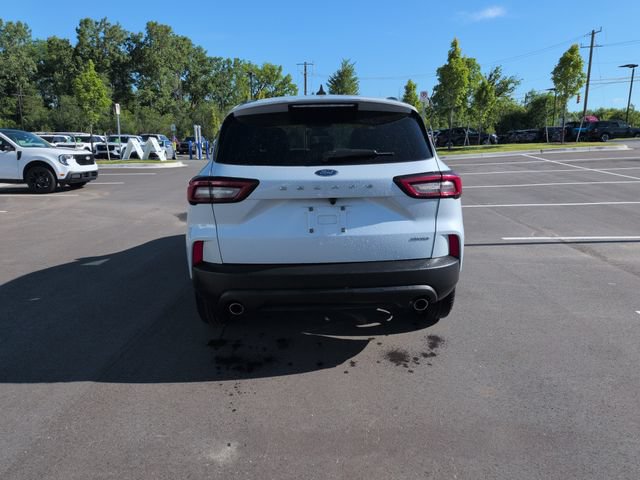 Certified 2025 Ford Escape ST-Line Select AWD/4WD image 6