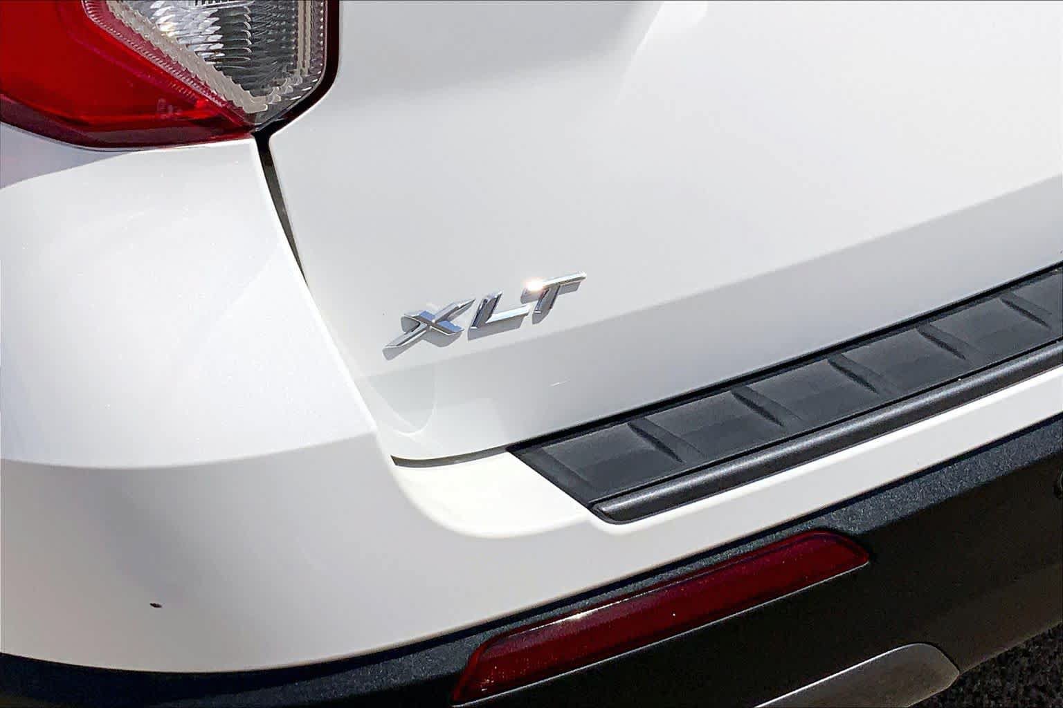 Certified 2022 Ford Explorer XLT w/ Equipment Group 202A AWD/4WD image 10