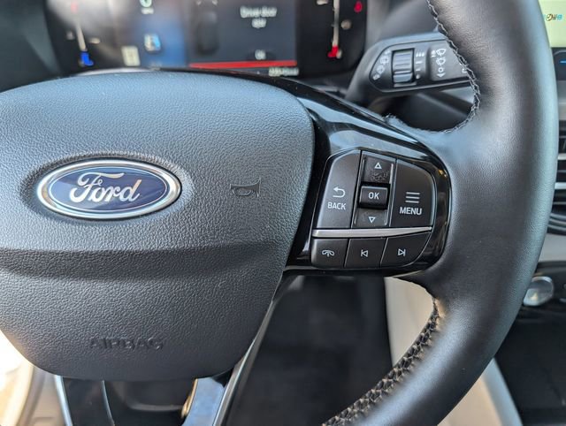 Certified 2025 Ford Escape SE w/ Class II Trailer Tow Package image 16