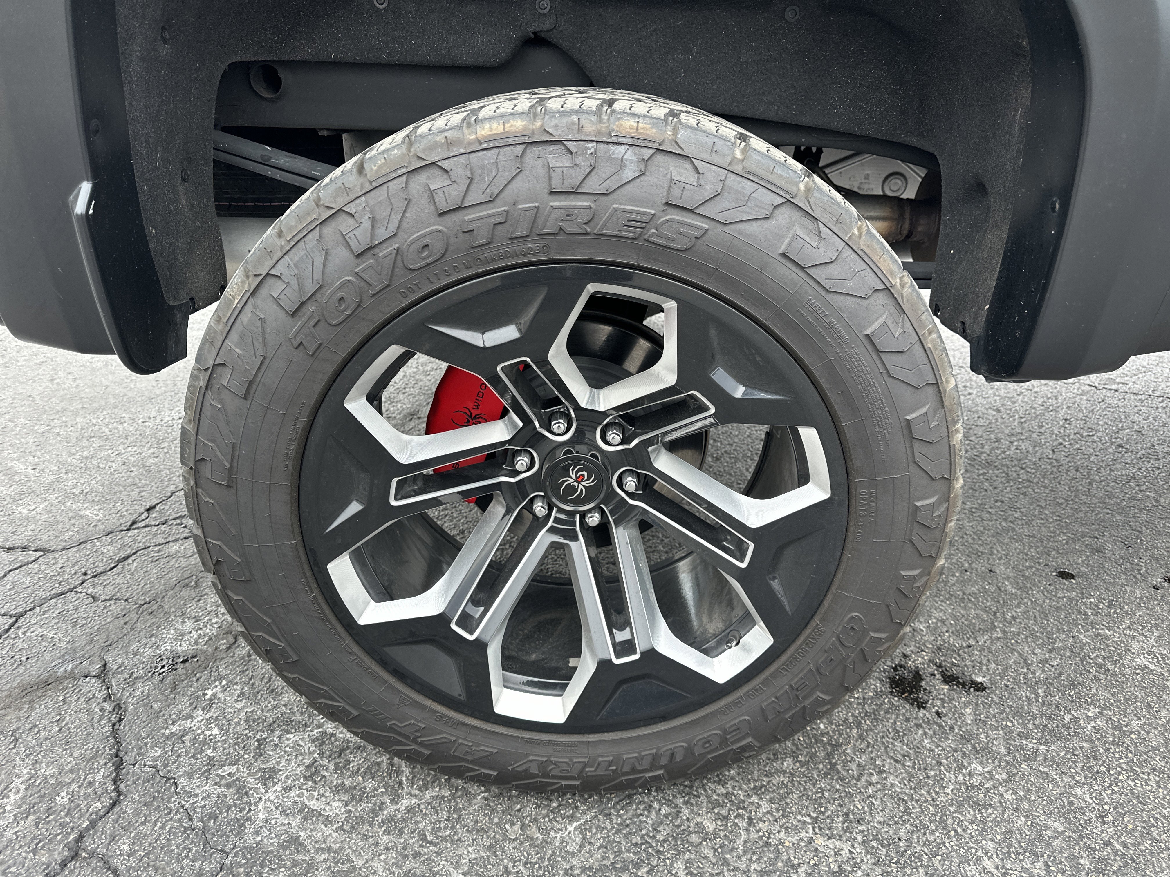 Used 2023 GMC Sierra 1500 AT4 w/ AT4 Premium Package image 12