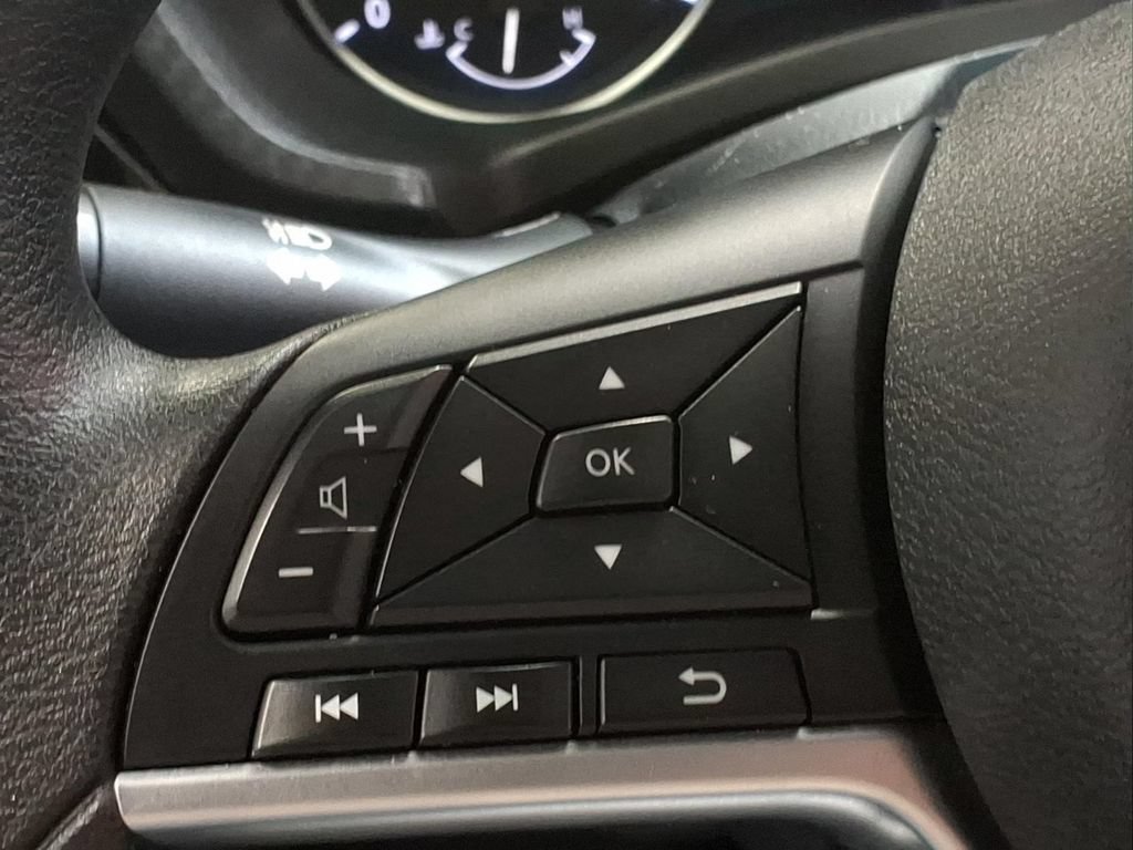 Used 2025 Nissan Sentra SV FWD image 20