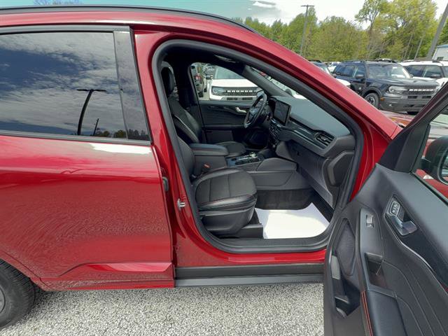 Certified 2024 Ford Escape ST-Line w/ Tech Pack #1 AWD/4WD image 23