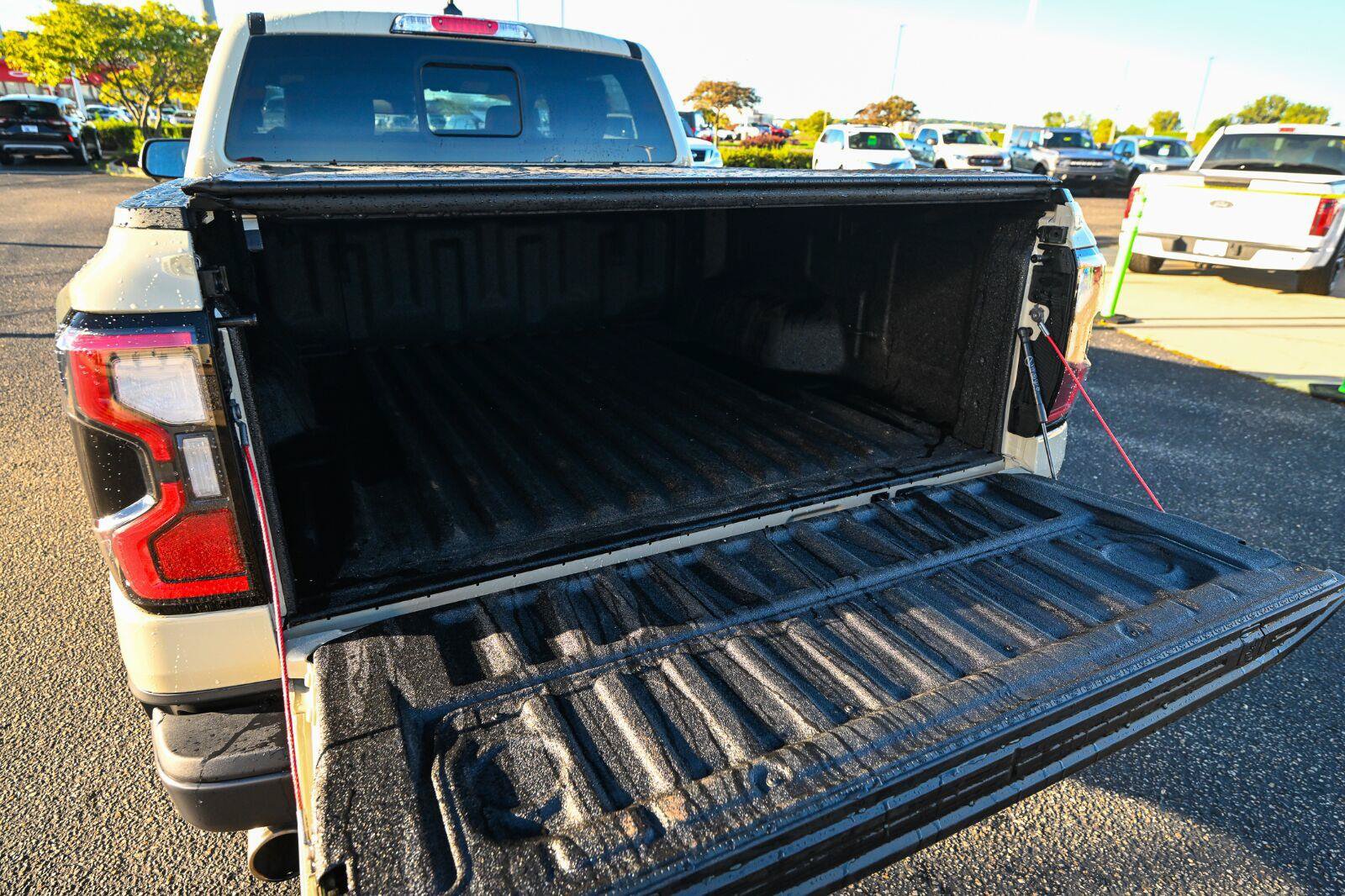 Certified 2025 Ford Ranger Raptor AWD/4WD image 17