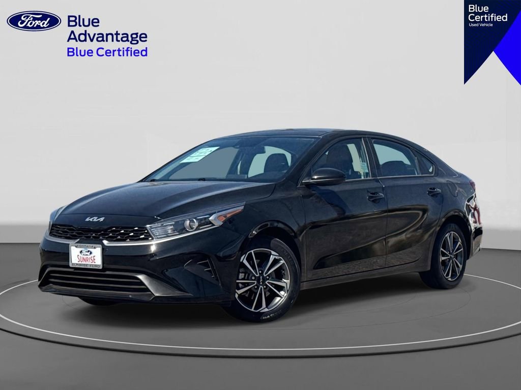 Used 2023 Kia Forte LXS image 1