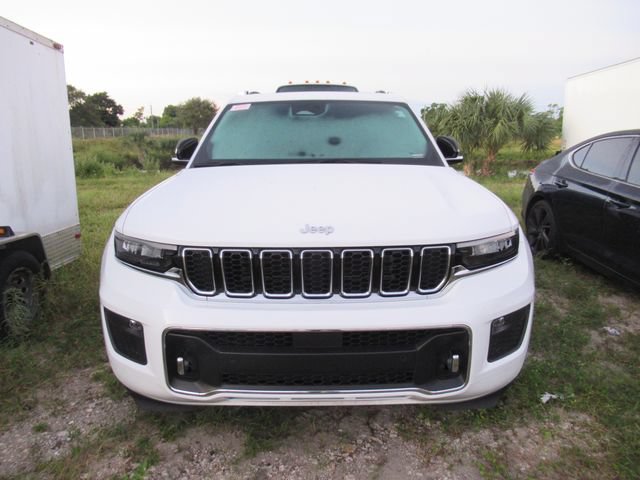 Used 2024 Jeep Grand Cherokee Overland AWD/4WD image 2