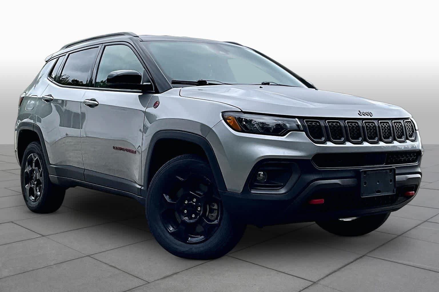 Used 2024 Jeep Compass Trailhawk AWD/4WD image 3