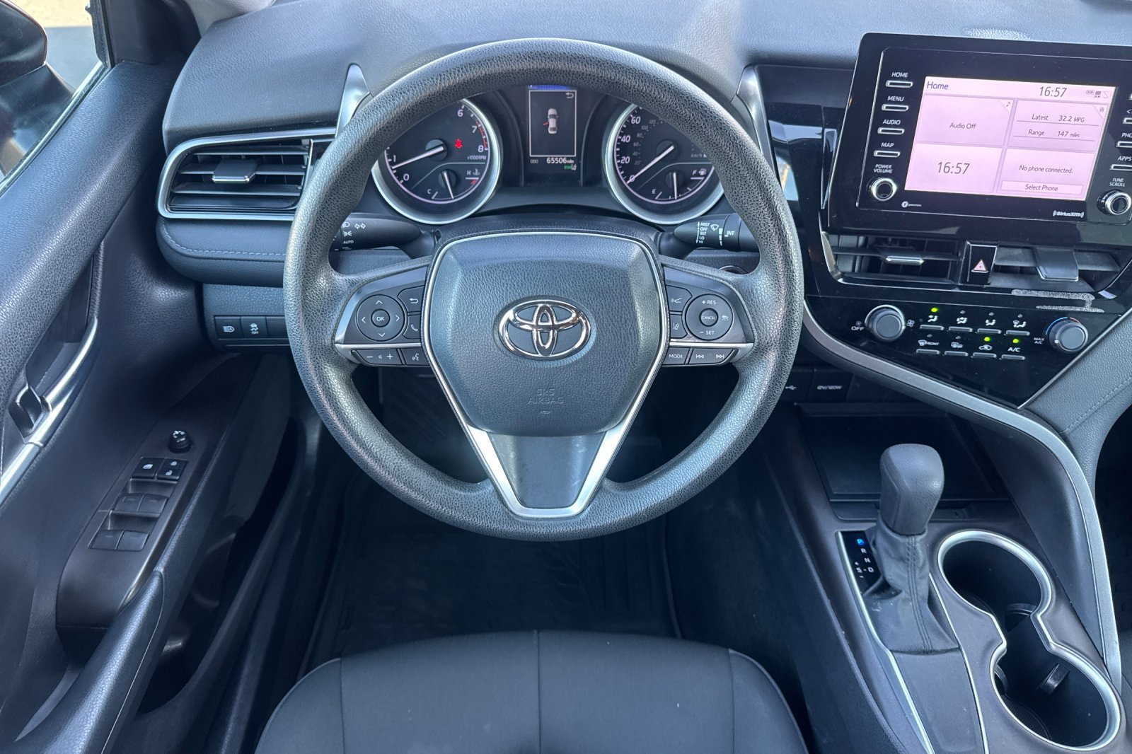 Used 2021 Toyota Camry LE w/ Convenience Package FWD image 8