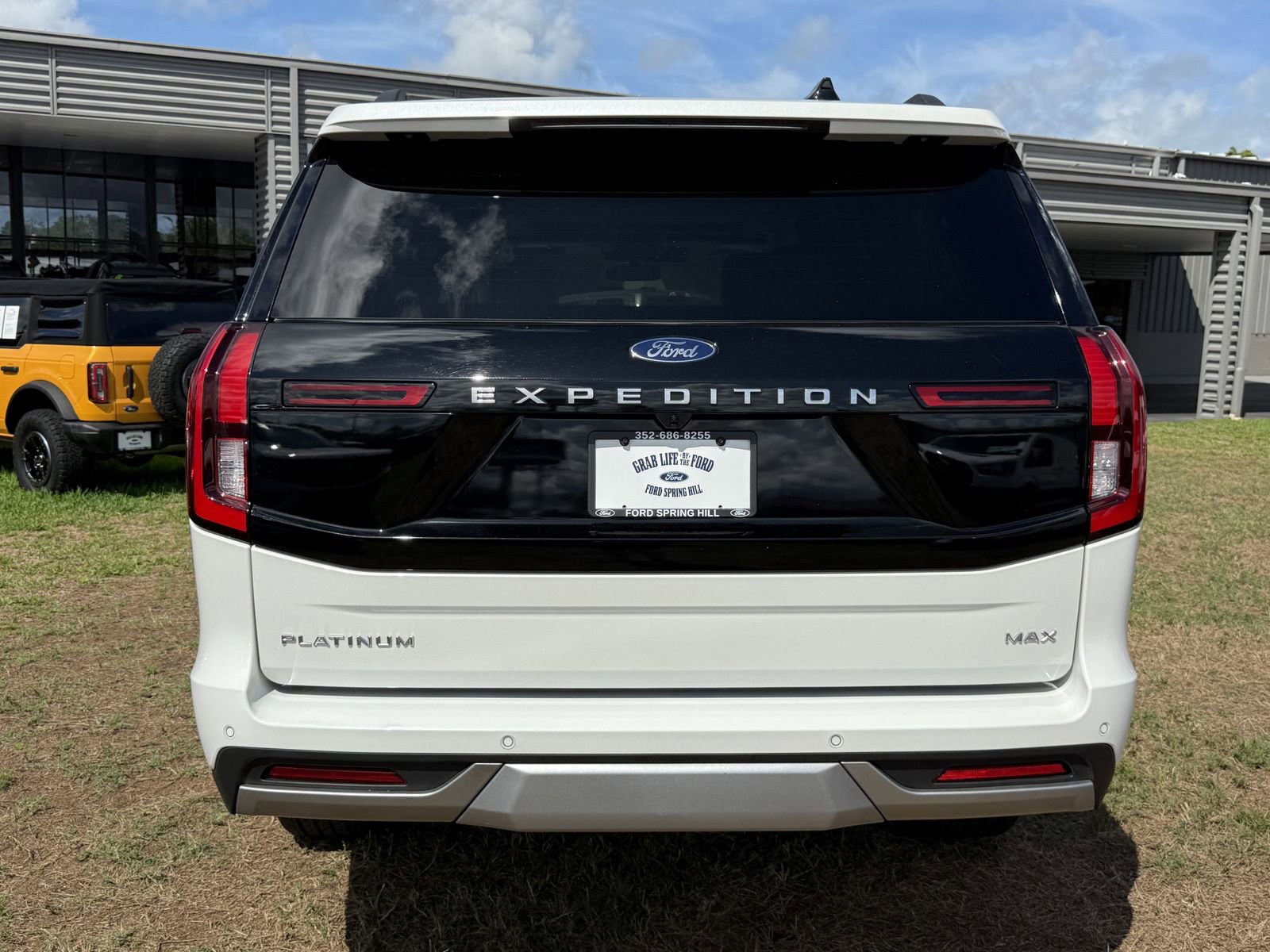 Certified 2025 Ford Expedition Max Platinum w/ Driver's Package AWD/4WD image 5