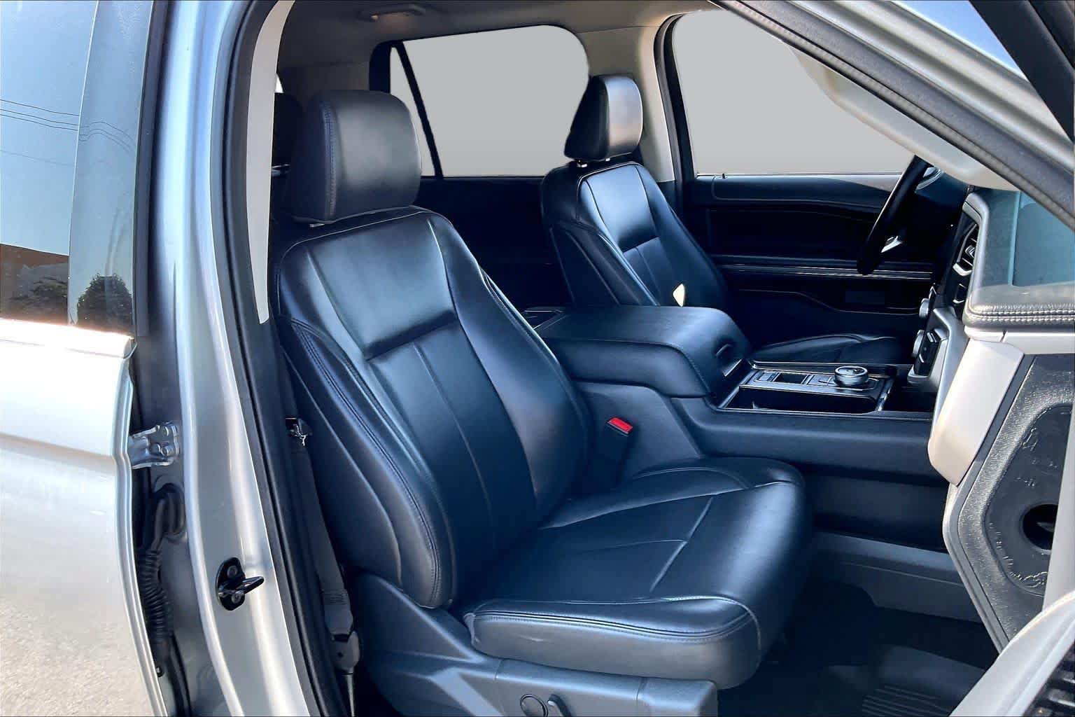 Certified 2024 Ford Expedition XLT RWD image 9