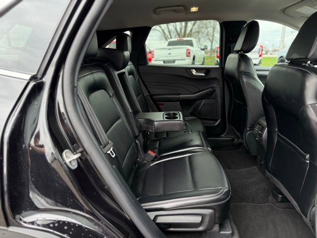 Certified 2025 Ford Escape Platinum AWD/4WD image 19