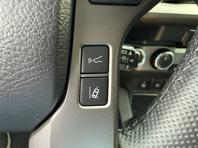 Used 2023 Toyota Tacoma TRD Off-Road w/ TRD Premium Off Road Package AWD/4WD image 20