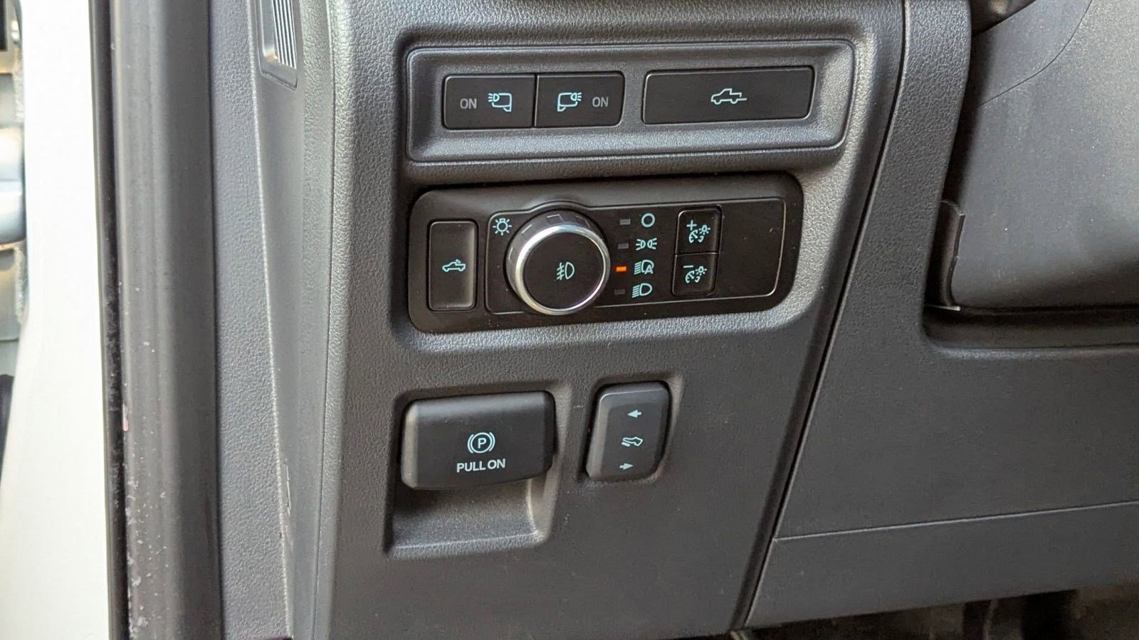 Certified 2023 Ford F150 Platinum w/ Equipment Group 701A High image 18