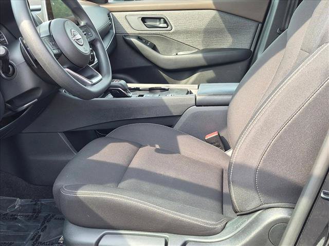 Used 2023 Nissan Rogue S FWD image 16