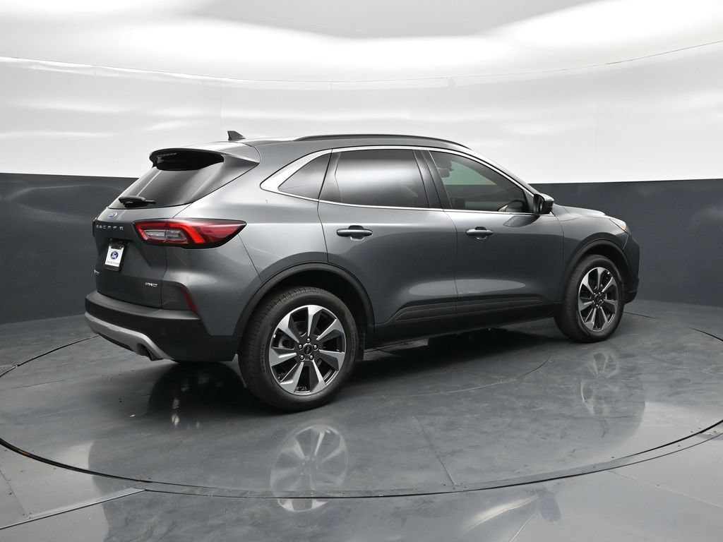 Certified 2023 Ford Escape Platinum AWD/4WD image 28