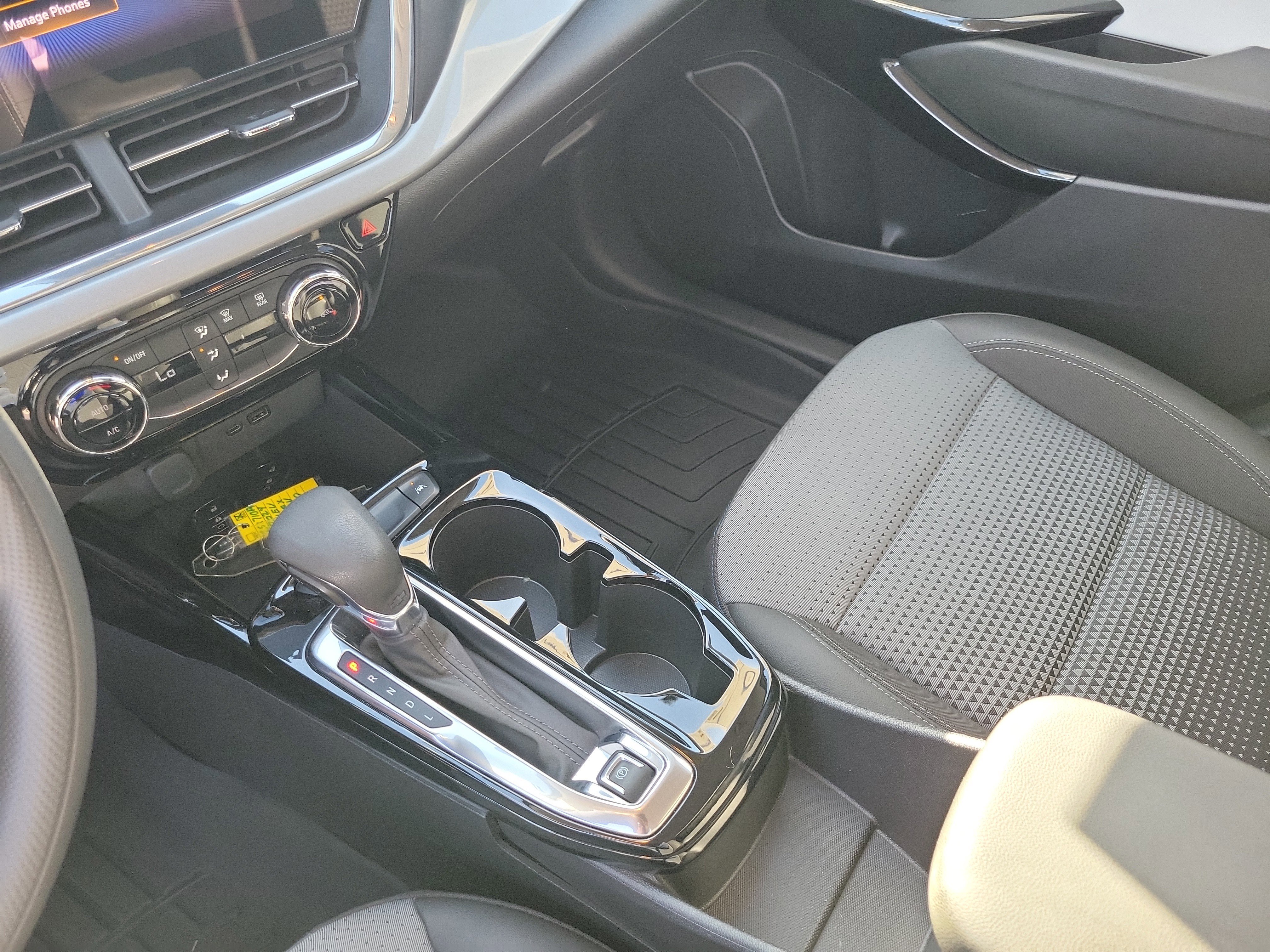 Used 2024 Chevrolet Trax LT FWD image 9