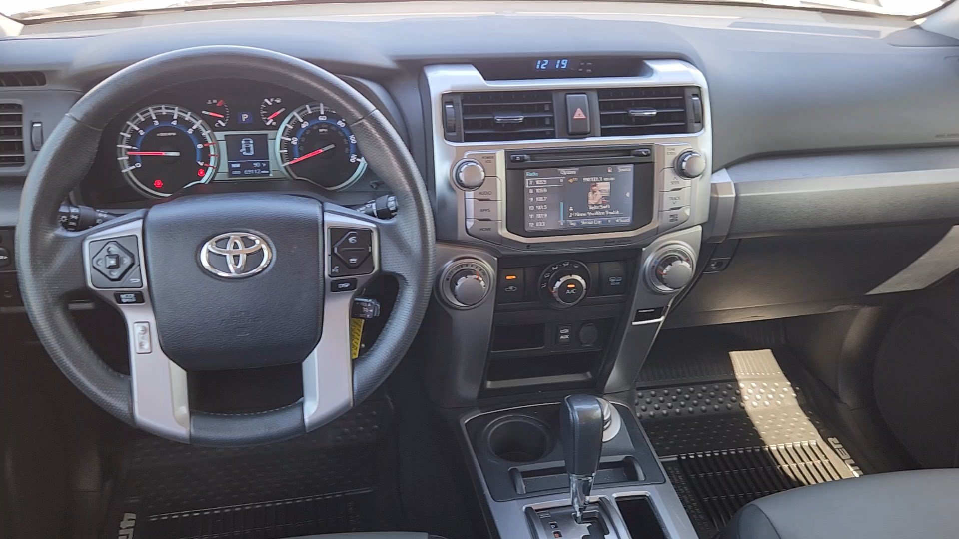 Used 2019 Toyota 4Runner SR5 Premium AWD/4WD image 32
