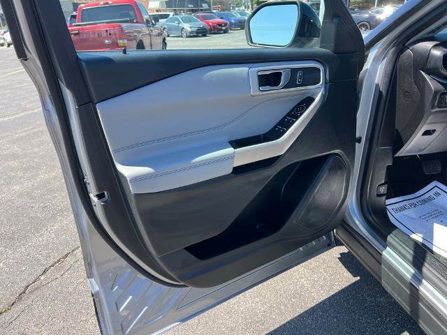 Certified 2023 Ford Explorer XLT w/ Equipment Group 202A AWD/4WD image 10