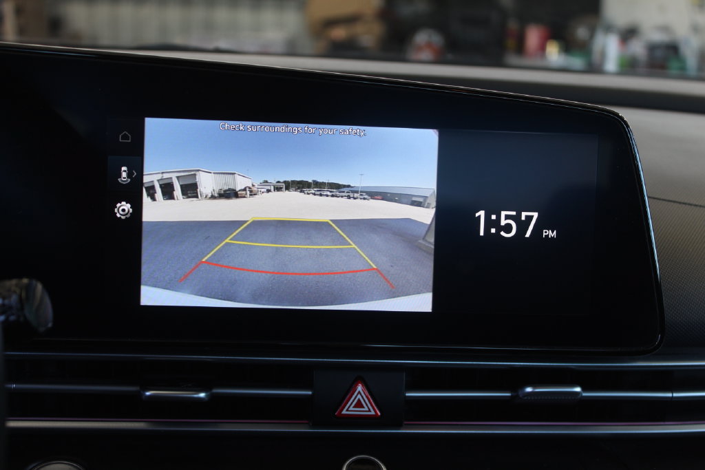 Used 2025 Hyundai Elantra SEL FWD image 24