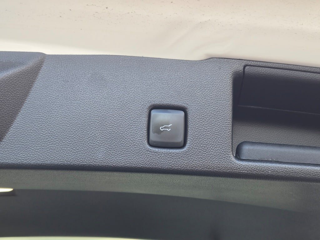 Certified 2025 Ford Escape SE FWD image 14