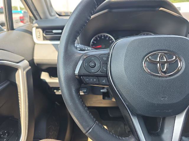 Used 2021 Toyota RAV4 XLE Premium AWD/4WD image 28