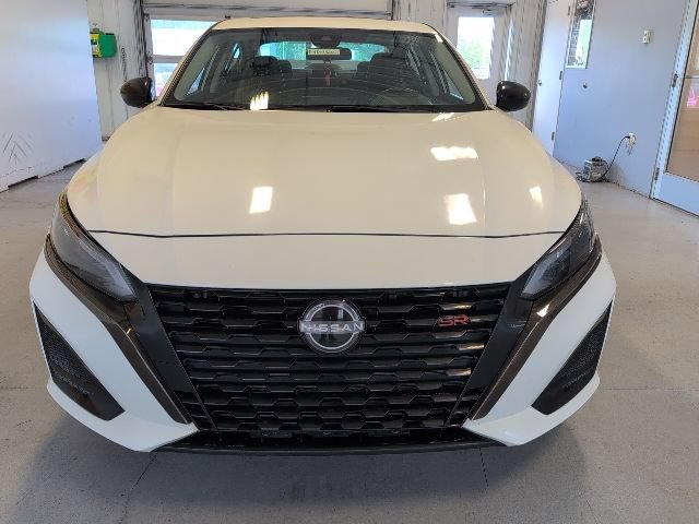 Used 2023 Nissan Altima 2.5 SR AWD/4WD image 8