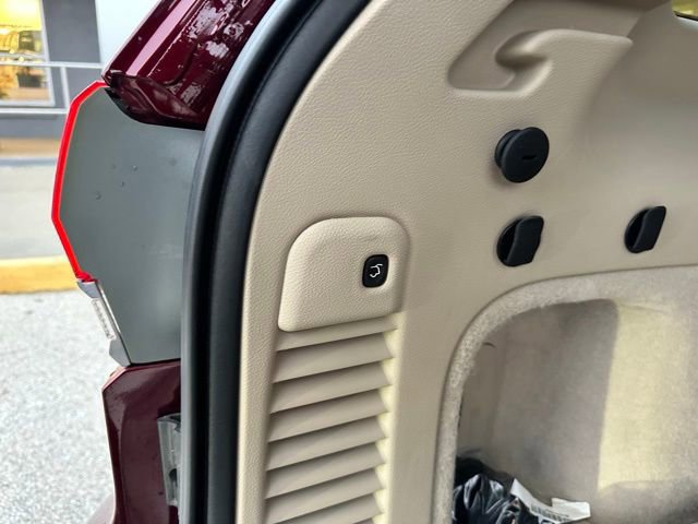 Used 2017 Jeep Grand Cherokee Overland w/ Jeep Active Safety Group image 31