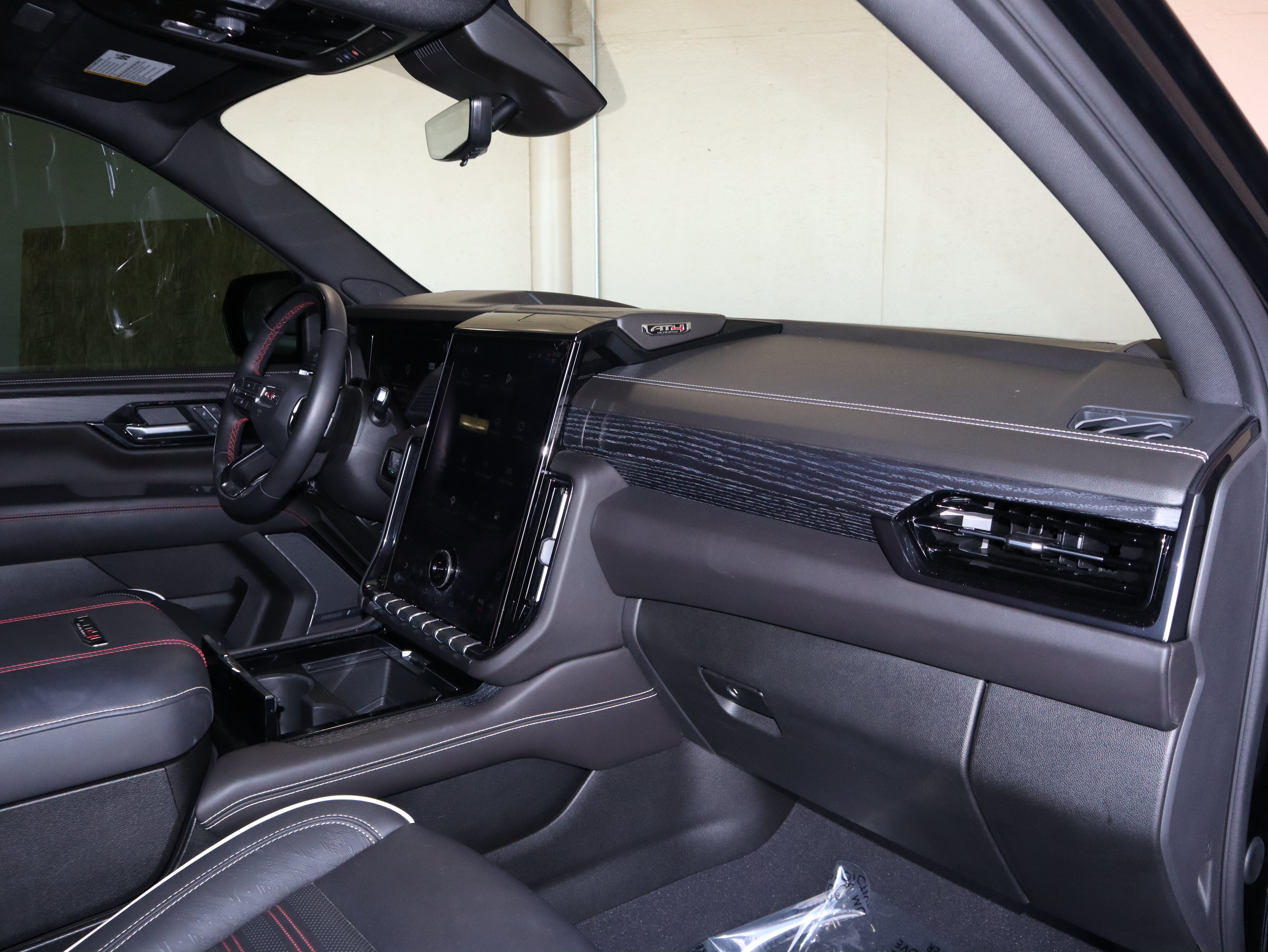 Used 2026 GMC Yukon AT4 Ultimate AWD/4WD image 39