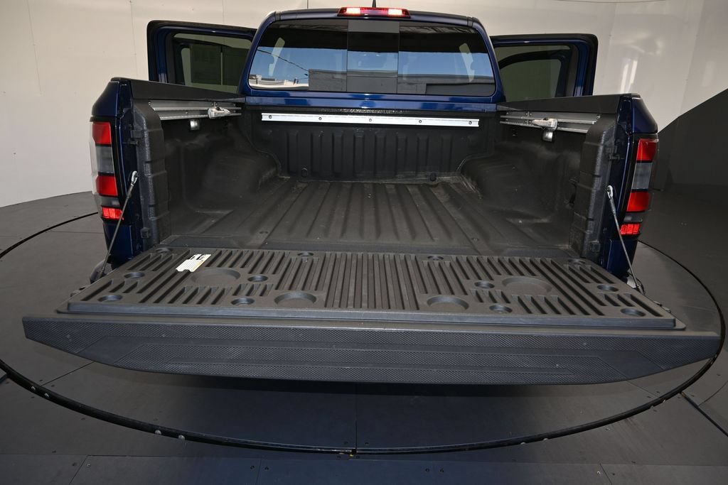 Used 2023 Nissan Frontier SV w/ SV Premium Package AWD/4WD image 11