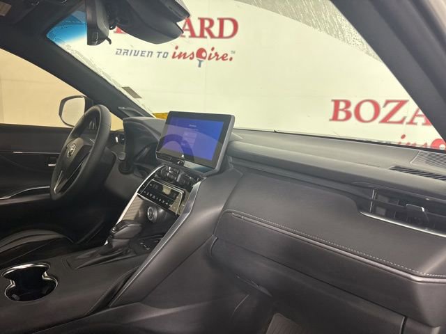 Used 2024 Toyota Venza Limited image 17