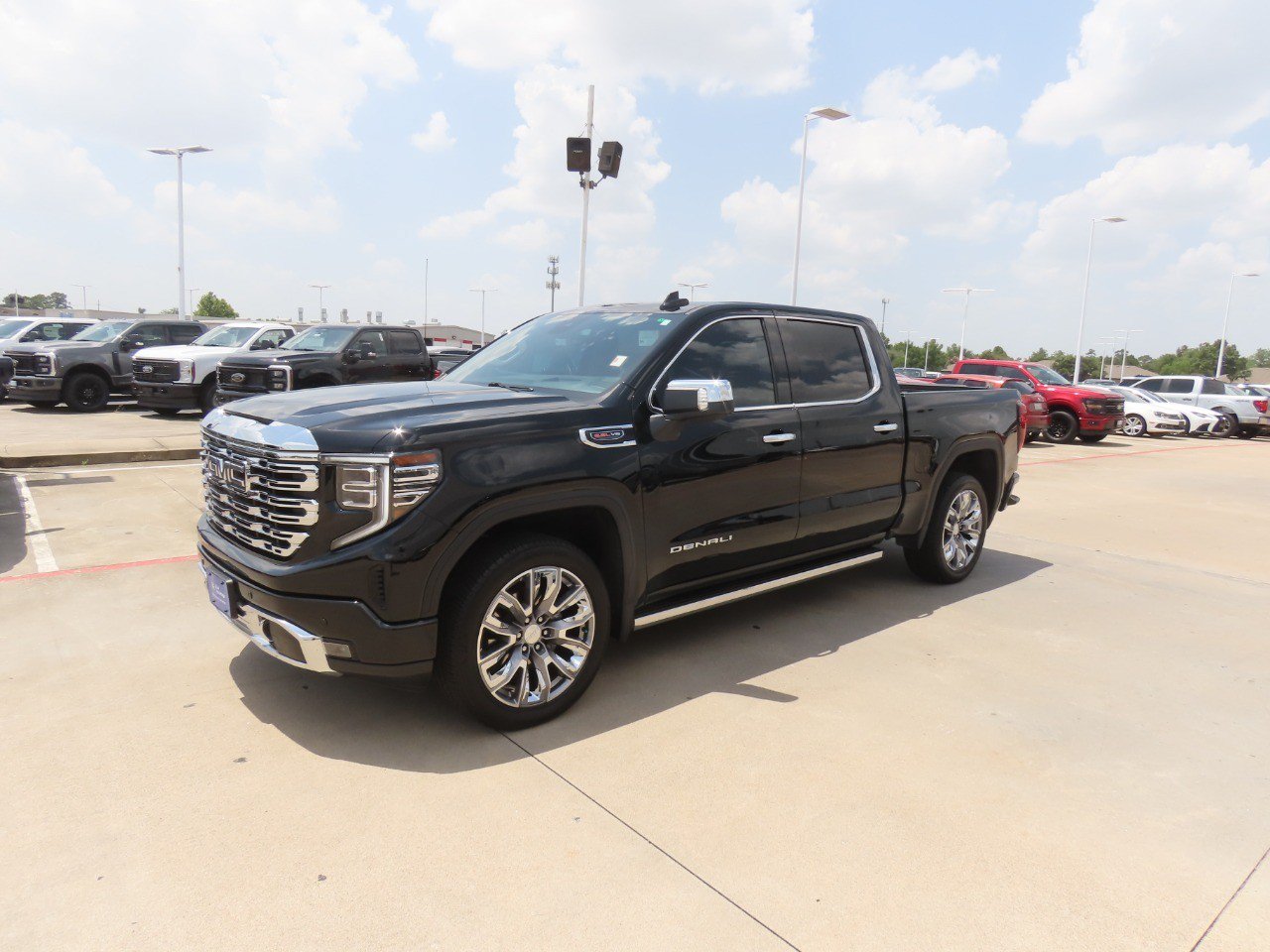 Used 2025 GMC Sierra 1500 Denali w/ Denali Reserve Package AWD/4WD image 2