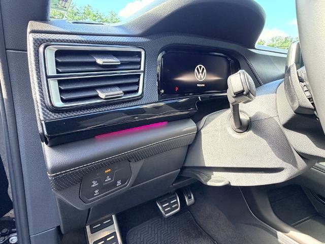 Used 2025 Volkswagen Atlas Cross Sport SEL Premium R-Line image 17