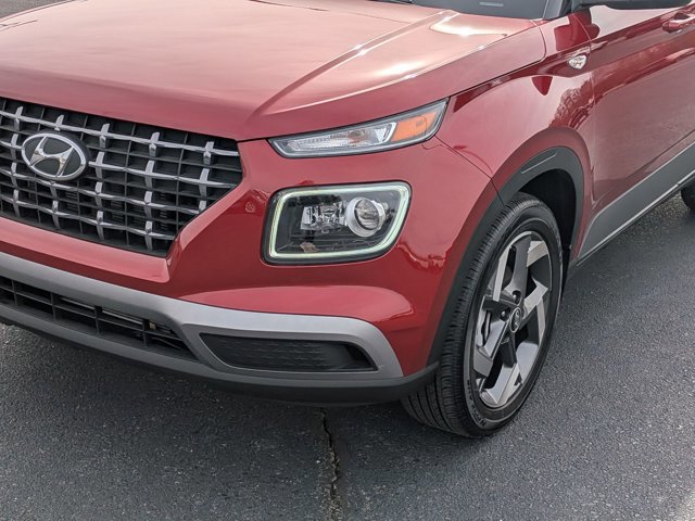 Used 2025 Hyundai Venue Limited FWD image 10