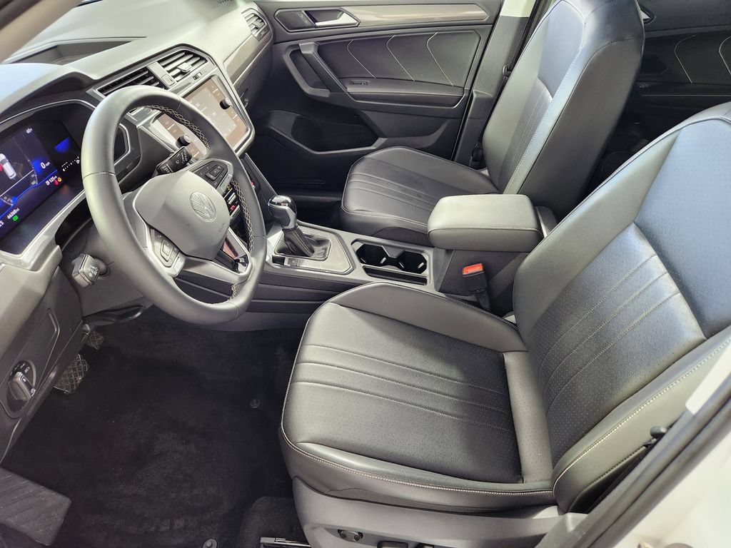 Used 2023 Volkswagen Tiguan SE FWD image 11