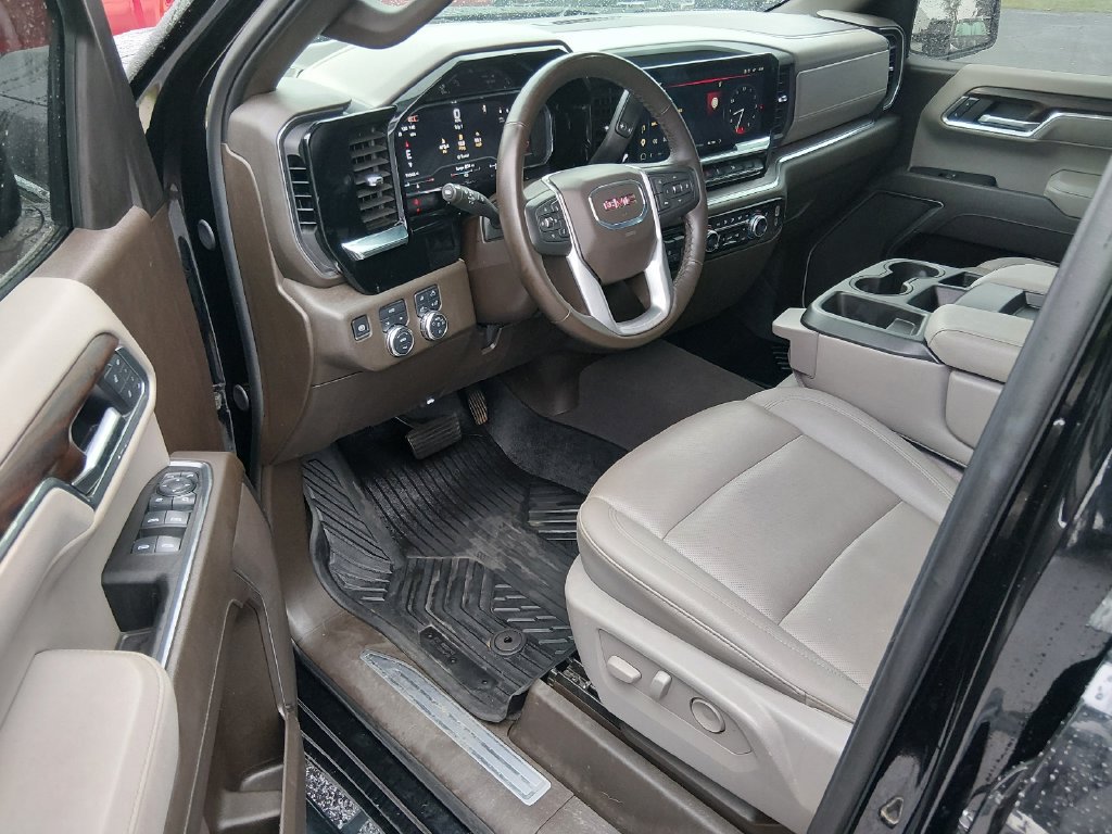 Used 2025 GMC Sierra 1500 SLT AWD/4WD image 10