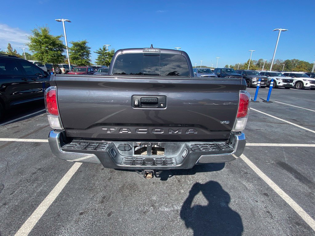 Used 2022 Toyota Tacoma TRD Off-Road AWD/4WD image 7