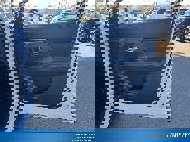 Used 2025 Nissan Kicks SR image 22