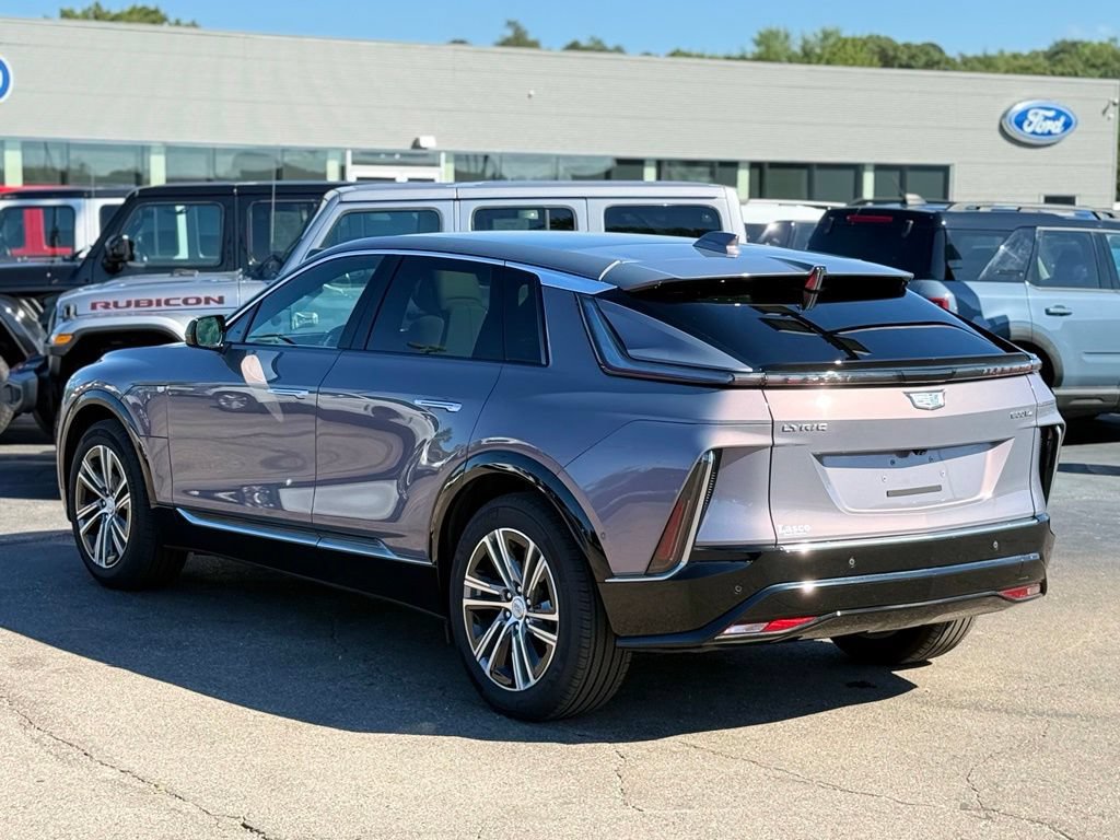 Used 2024 Cadillac Lyriq Luxury w/ LPO, Floor Liner Package AWD/4WD image 43