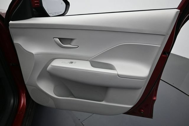 Used 2025 Hyundai Kona SEL FWD image 31