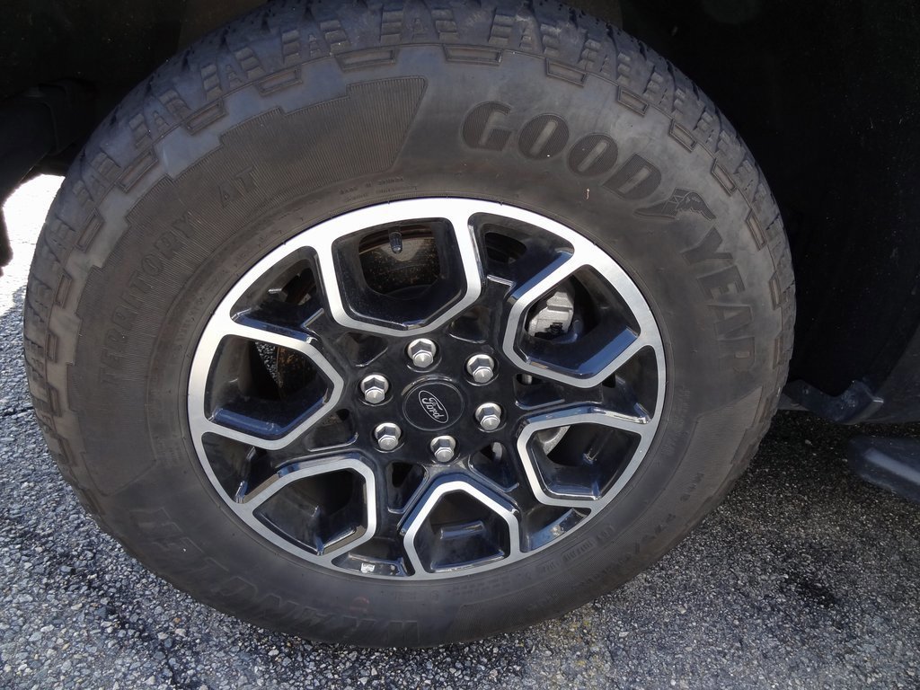 Certified 2022 Ford F150 XLT w/ Equipment Group 302A High image 18