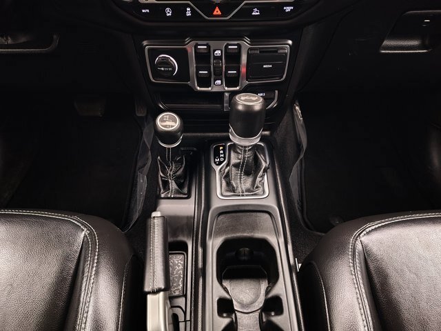 Used 2021 Jeep Wrangler Unlimited Sahara w/ Uconnect 4C Nav & Sound Group AWD/4WD image 33